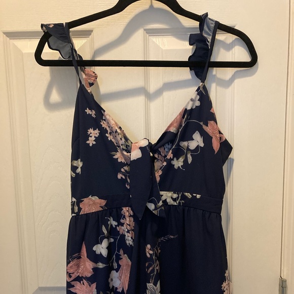 Women’s romper - brand new. Navy blue with floral design. Size Large. - Picture 2 of 9